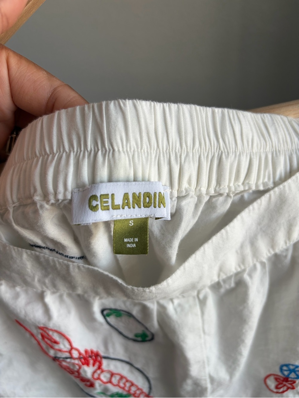 Anthropology Embroidered White Women's Shorts - Picture 2 of 2